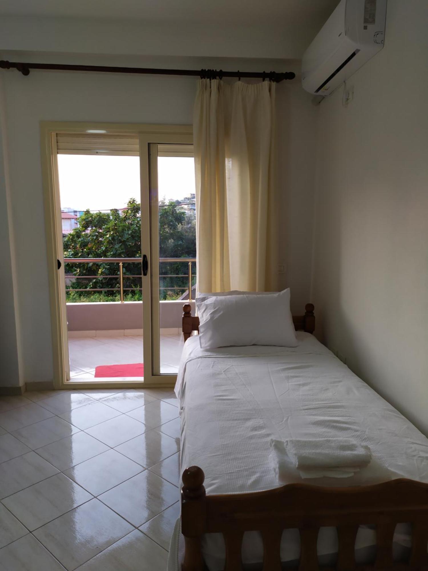 Valbona Apartments Vlorë Esterno foto