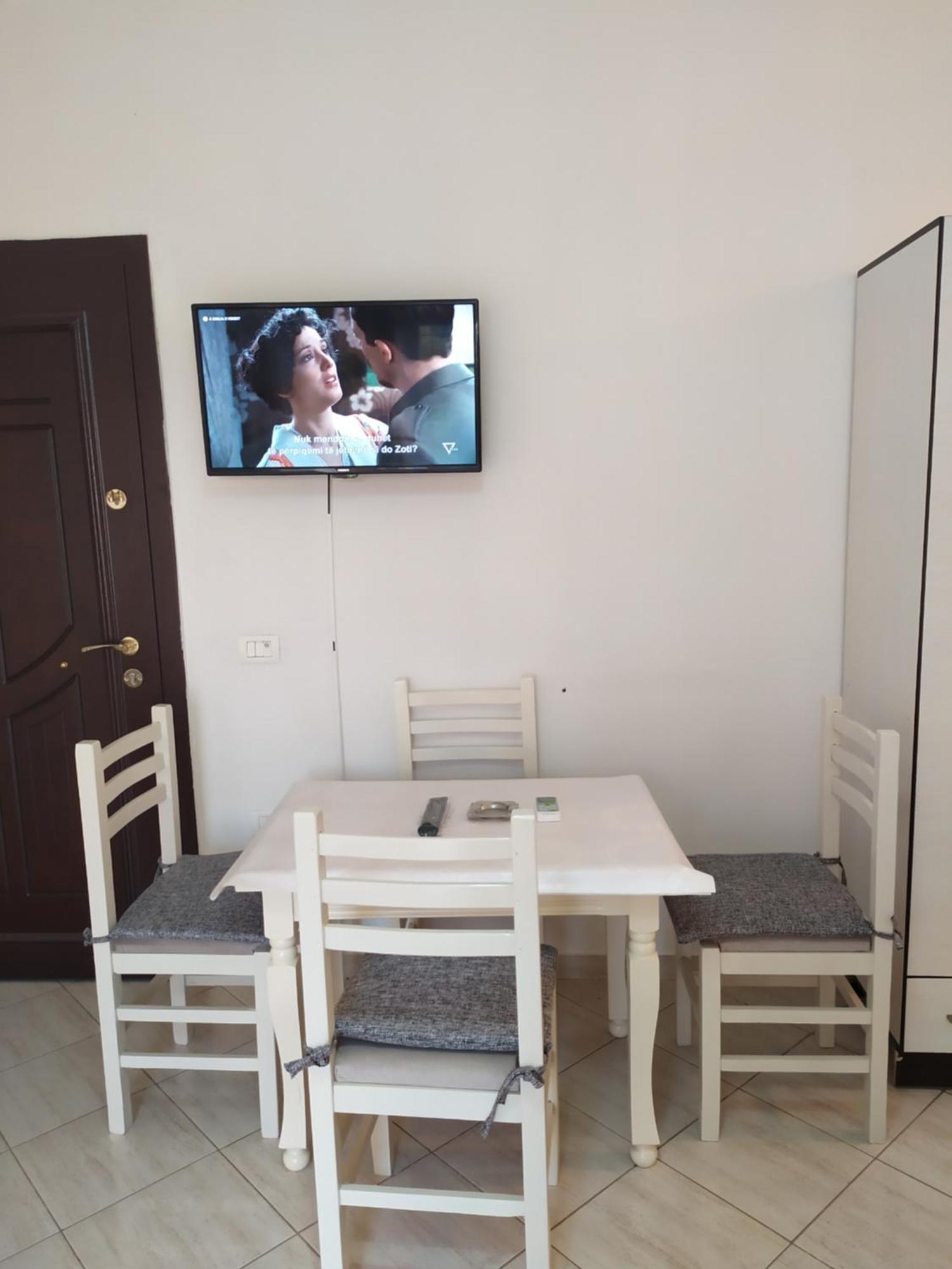 Valbona Apartments Vlorë Esterno foto