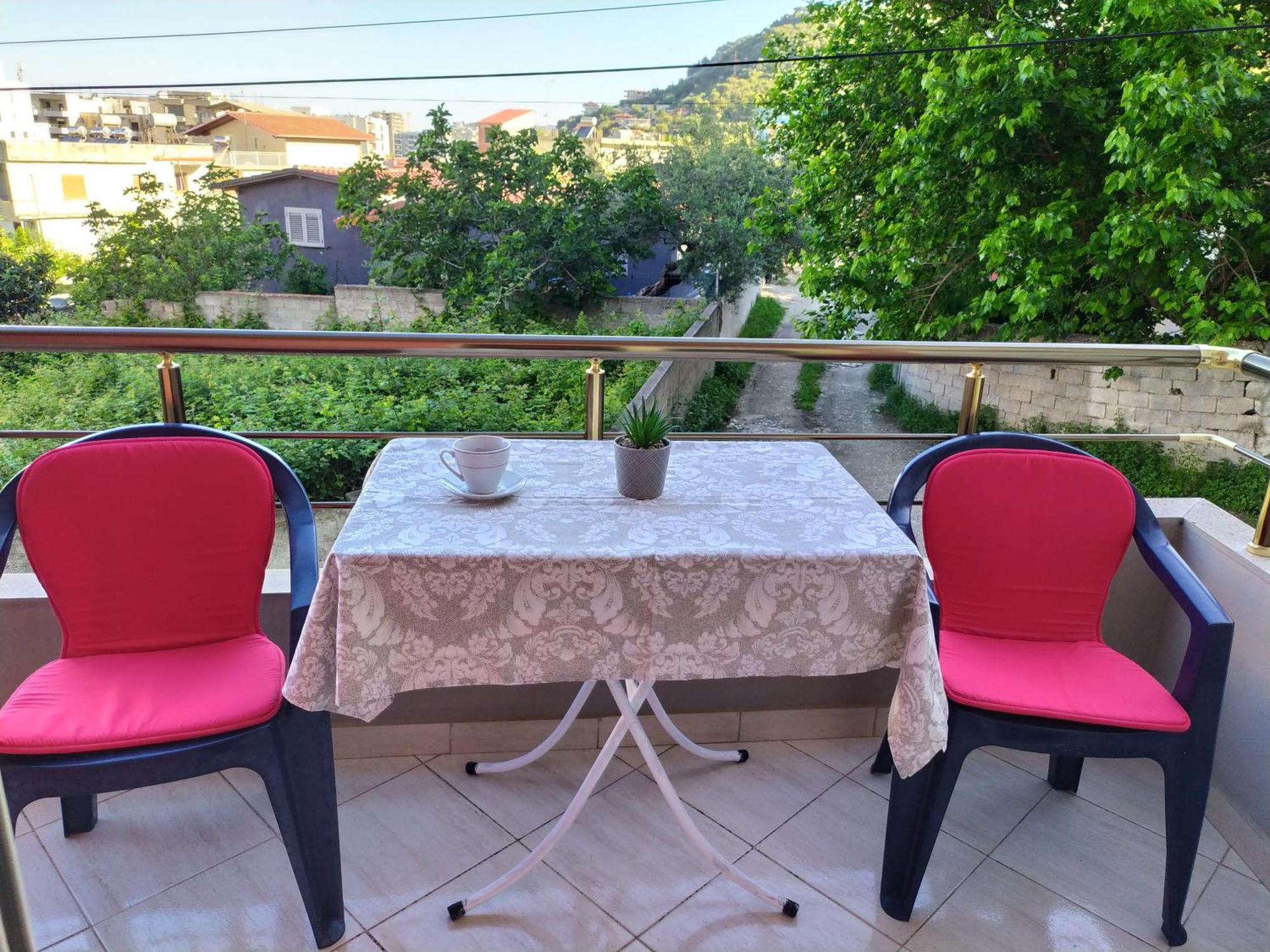 Valbona Apartments Vlorë Esterno foto