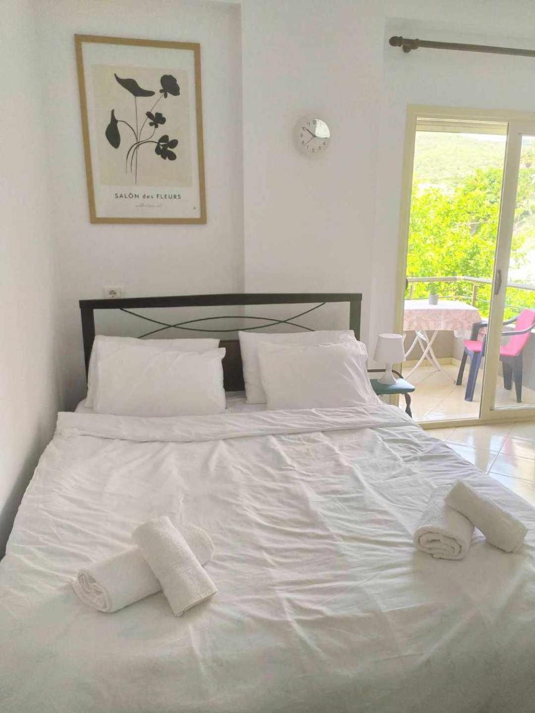 Valbona Apartments Vlorë Esterno foto