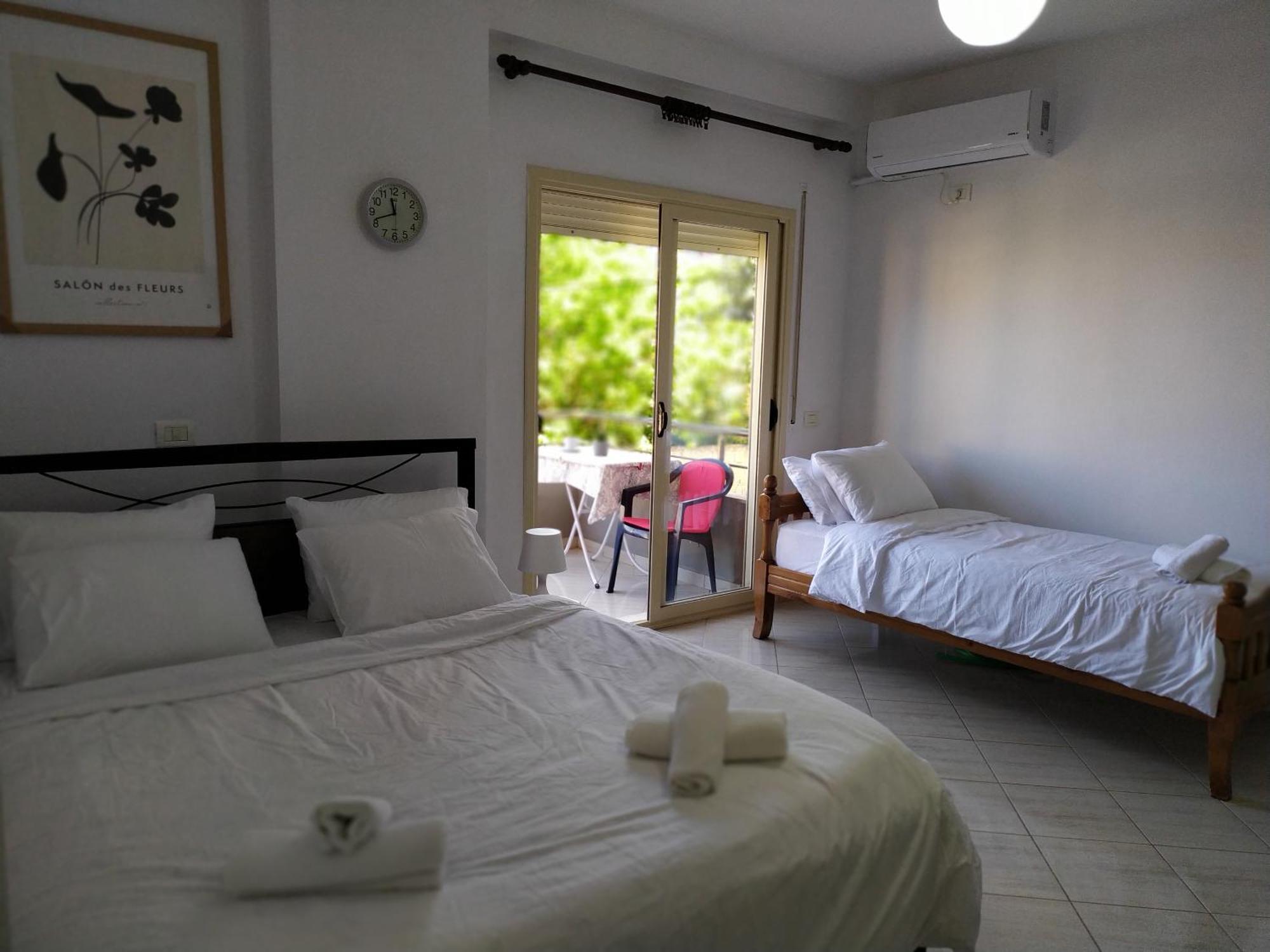 Valbona Apartments Vlorë Esterno foto