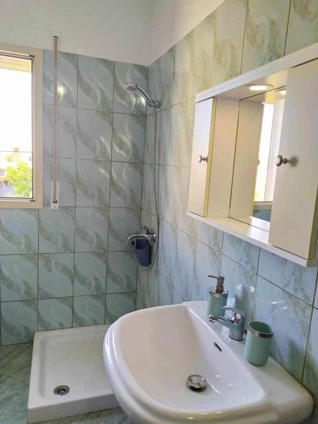 Valbona Apartments Vlorë Esterno foto