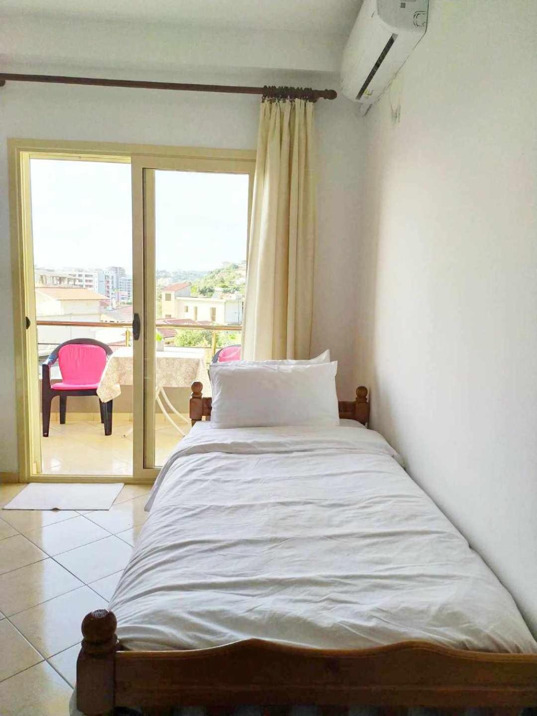 Valbona Apartments Vlorë Esterno foto